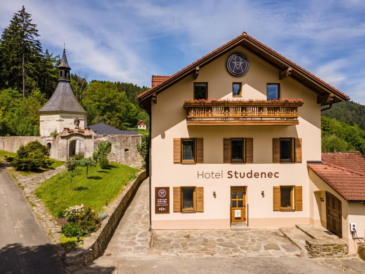 Hotel Studenec Rozmberk Rozmberk Nad Vltavou Bagian luar foto